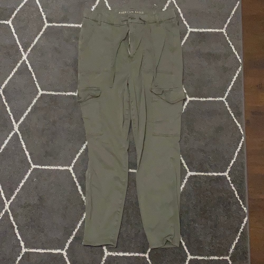 American Eagle olive green cargo pants